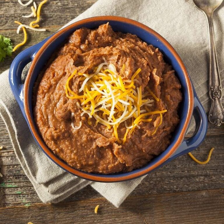 Pasta de Feijão Cremosa (Frijoles Refritos Económicos)