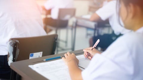 O Colapso da Plataforma de Classificação dos Exames do 11.º Ano: Um Falhanço Estrutural da Governação da Educação em Portugal