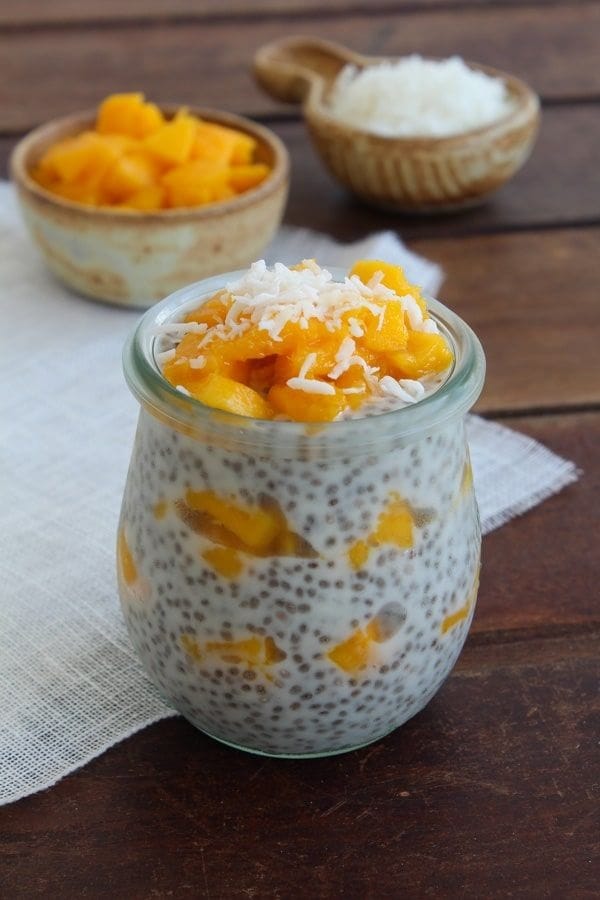 Pudim de Chia com Coco e Manga no Pote