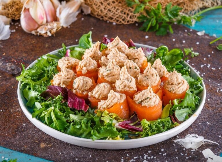 Rolinhos de Salmão com Mousse de Atum